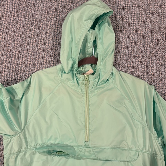 Under Armor running jacket - Picture 2 of 3